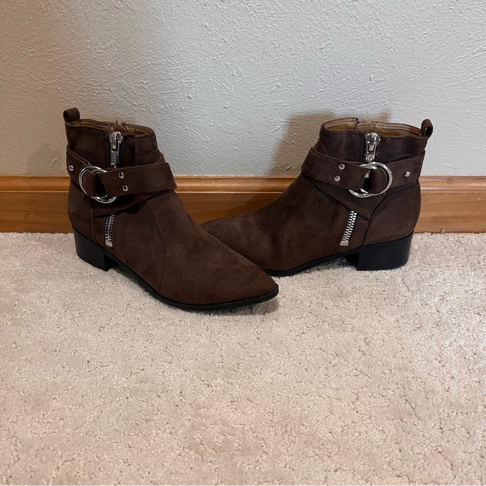 Nine West Dahila Chocolate Suede Ankle Boots with Silver Accents Size 6 1/2